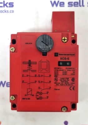Telemecanique Xcs-e7311 Safety Interlock Switch 24v for sale 