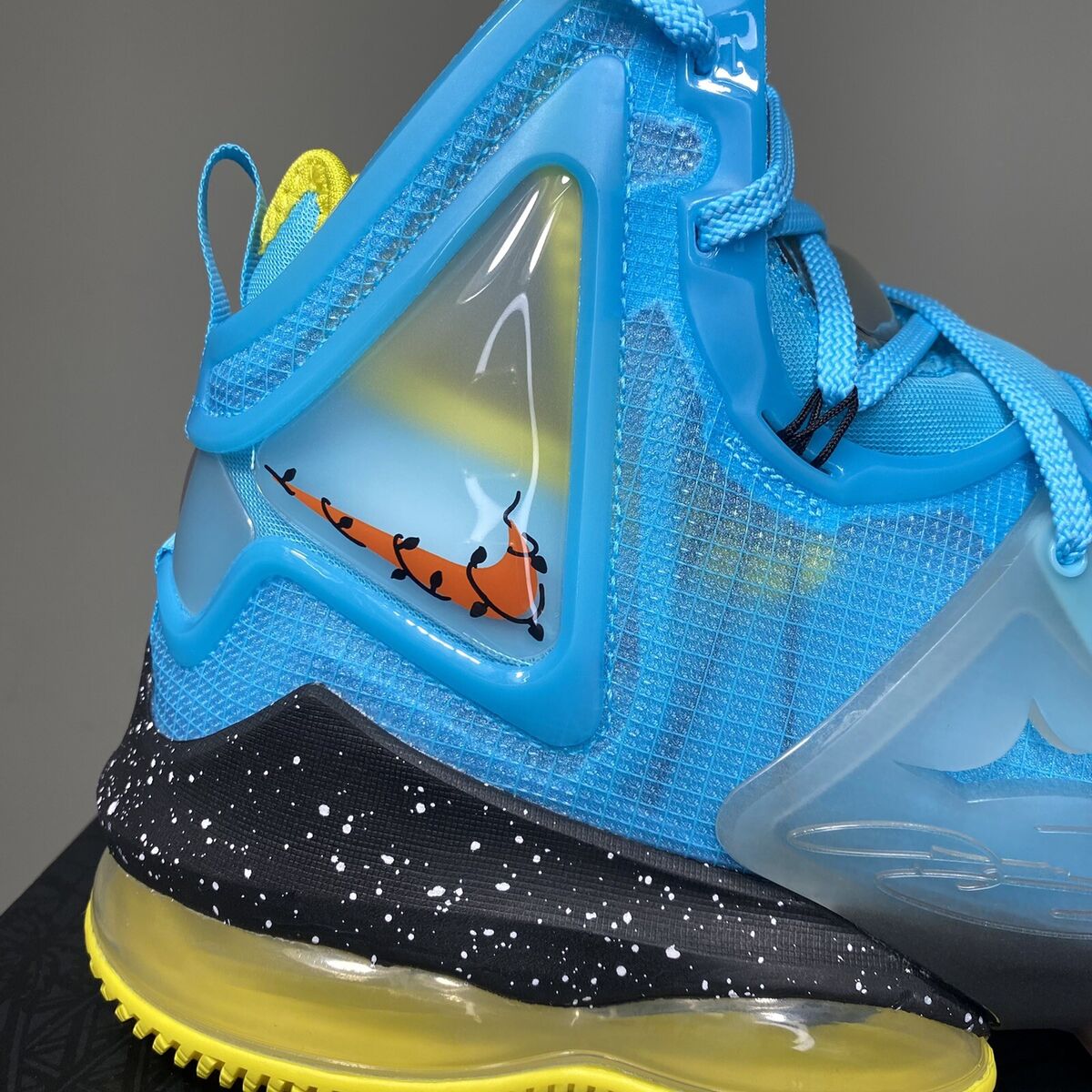 Nike LeBron 19 XIX Basketball Shoes Christmas Blue Aqua Nike LeBron 19 XIX Basketball Shoes Christmas Blue Aqua