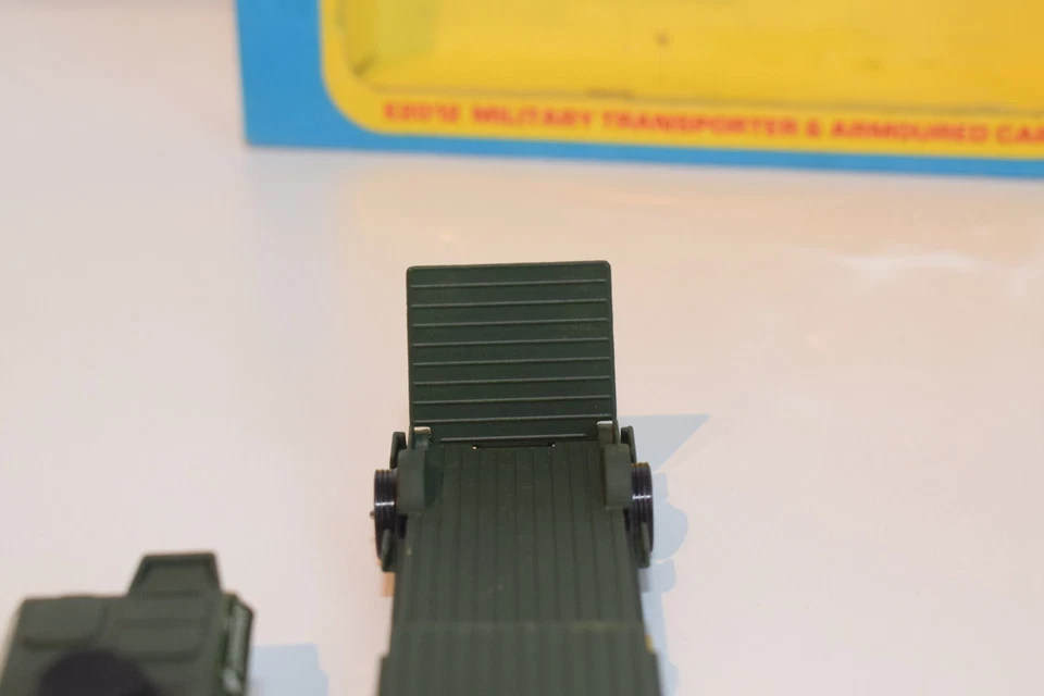 B95 1:60 CORGI SUPER JUNIORS E2012 E 2012 MILITARY TRANSPORTER ARMOURED CAR MIB - Bild 4 von 4