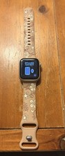 Apple Watch SE 2022 40mm Starlight Aluminum Case with Sport Band, S/M GPS...