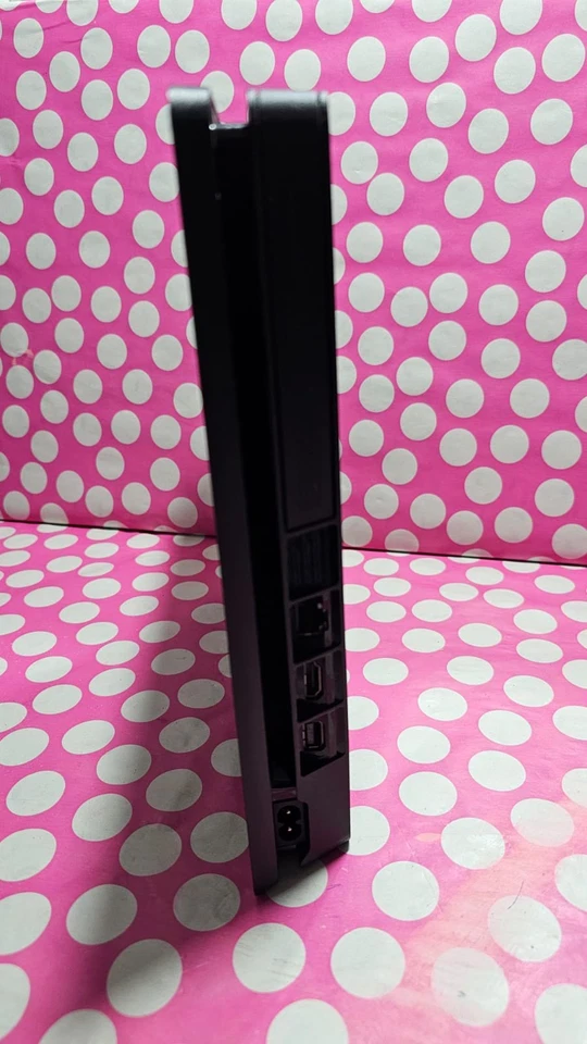 Sony PlayStation 4 Slim, photo 2 of 4