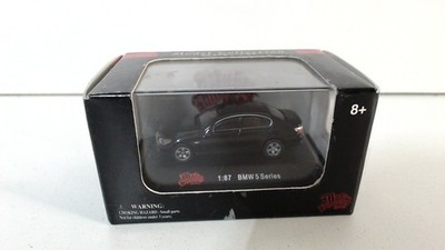 Malibu International BMW 5 Series Black  Ho Scale 1:87 Diecast
