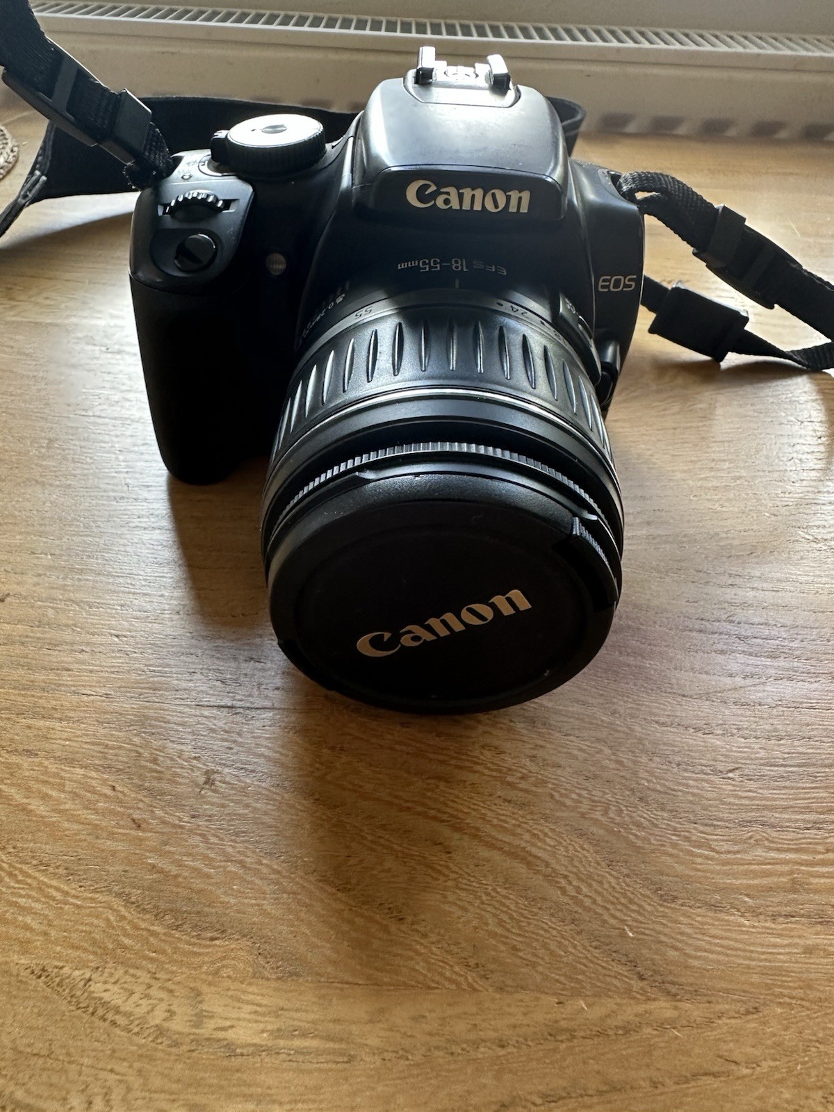 Canon EOS 400D 10.1 MP Digital SLR Camera - Black (Kit with EF-S 18-55mm Lens)