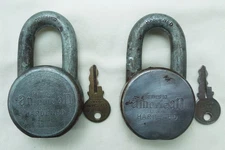 Lot of 2 Heavy Duty Industrial Use Padlocks with 2 Keys Ked Alike