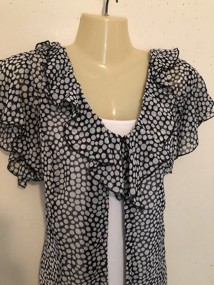 Cardigã jaqueta de chiffon manga curta com babados tamanho grande branco e preto bolinhas - Imagem 3 de 4