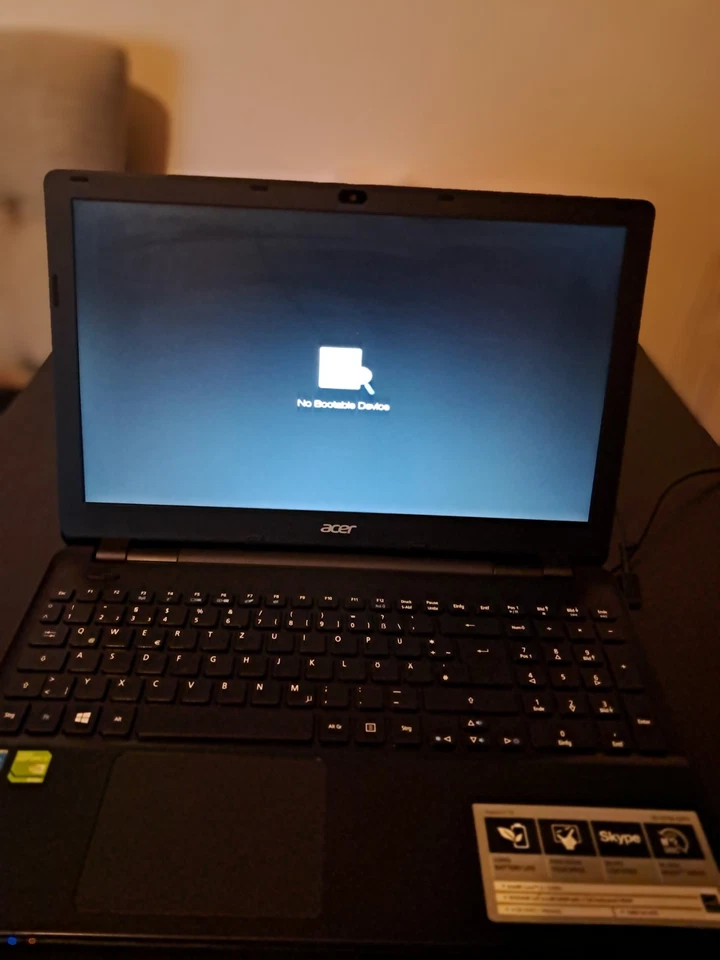 Aspire E 15 E5-571G-52T3◦ Intel@ Core i5-5200U Gerorce@ 840M  2 GB RAM4 GB DDR3 - Bild 3 von 4