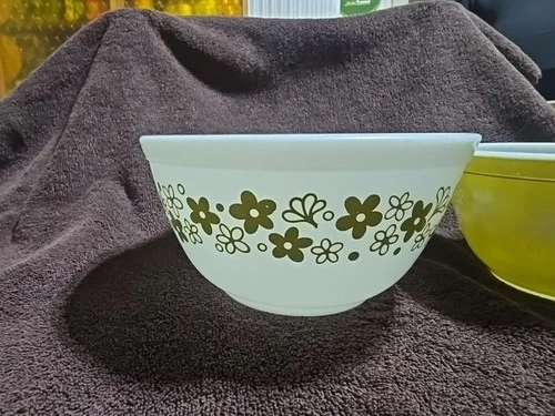 Vintage Pyrex Spring Blossom Mixing Bowl #402 White Avocado Green Crazy Daisy