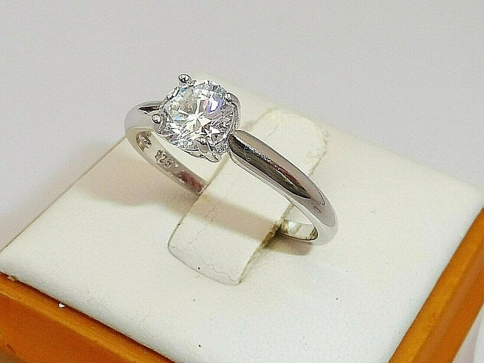 Donna Anello solitario in oro bianco con zaffiro a taglio brillante da 0,75 ct - Immagine 2 di 4