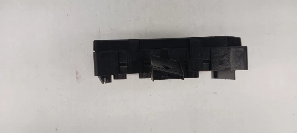 Módulo de control de carrocería '11-'12 SUZUKI EQUATOR BCM OEM ¡1 año de garantía! Foto 2 de 4