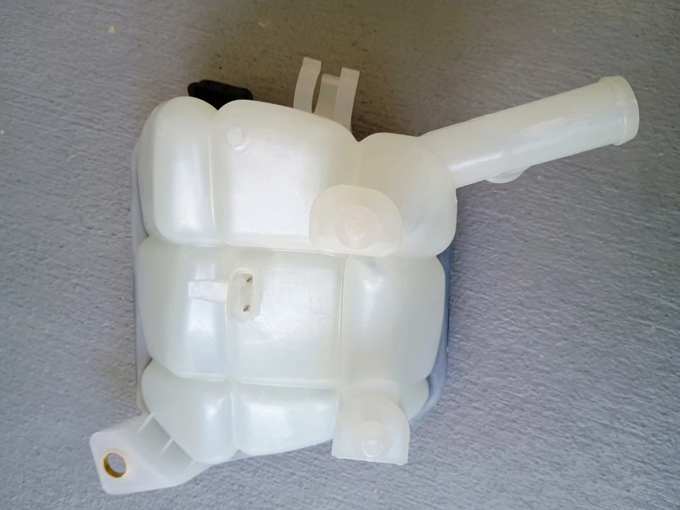 Восстановительный бак охлаждающей жидкости двигателя подходит для Mercedes-Benz GL350 ML350 ML63 AMG 2012-2018 годов выпуска - Изображение 4 из 4