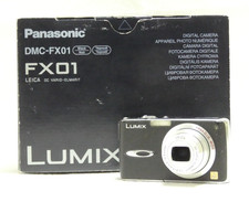 PANASONIC LUMIX DMC FX01 APPAREIL PHOTO NUMERIQUE 6 MP CHARGEUR BATERRIE CM 1 GO