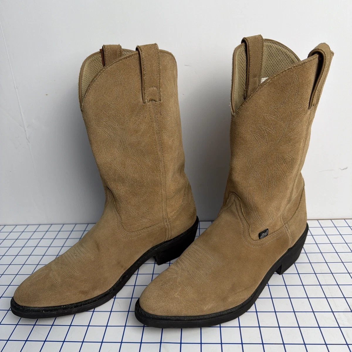 Justin brown suede cowboy boots size 7.5D Read description Men main image 2