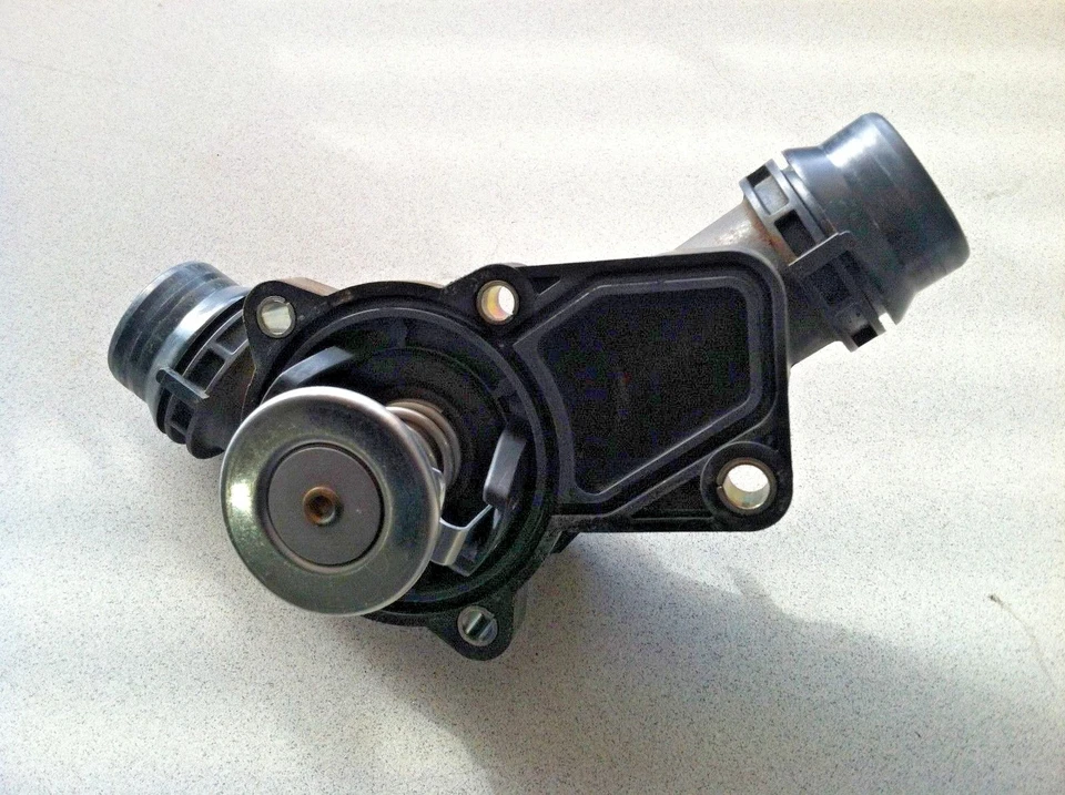 2000-2006 BMW X5 E53 ~ КОРПУС ТЕРМОСТАТА ~ OEM ЗАПЧАСТЬ - Изображение 2 из 3