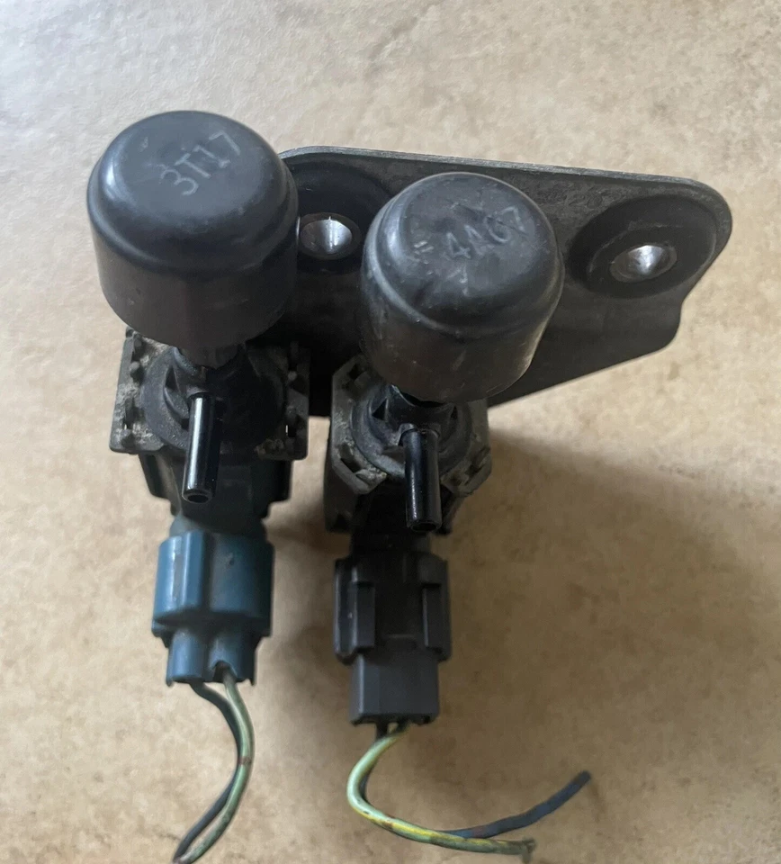 92-98 OEM Suzuki Sidekick Geo Tracker EGR FPR Vacuum Solenoid Purge Valve VSV - Image 2 of 3