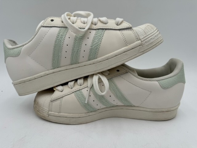 adidas gazelle silver green womens adidas Originals Women Superstar Bold White FV3334, 8.5