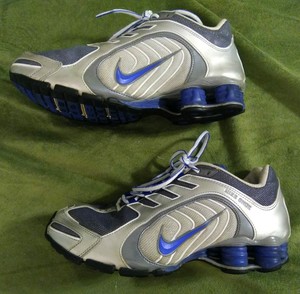 nike shox prata feminino