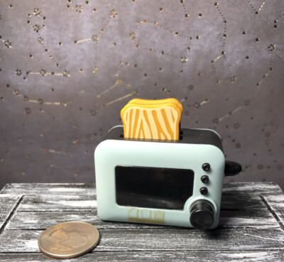 MINIATURE TOASTER WITH BREAD POPS UP BRAND NEW