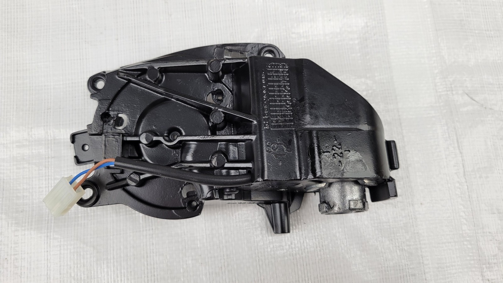 New 2008-2012 Genuine Audi R8 TT Right Side View Mirror Mount 8J0-858-532-A