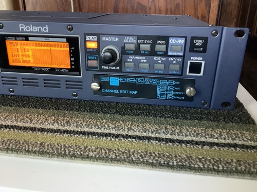 Roland VSR-880 Digital Studio Recorder 8-Track Rackmount Recorder