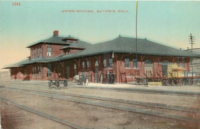 C1910 Guthrie Oklahoma Union Railroad Depot Kress occupaion Postcard 25-11104