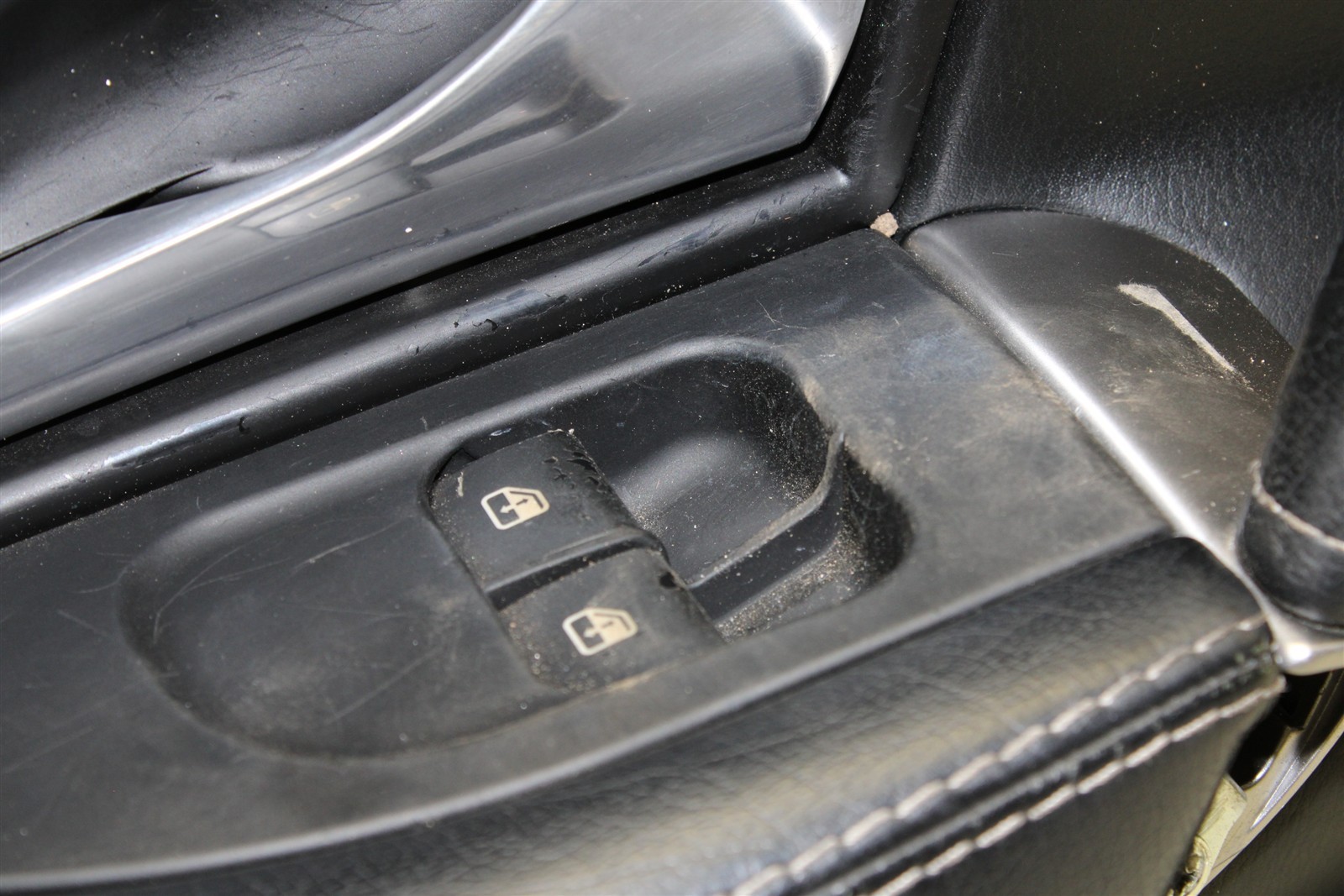 2013 Maserati GranTurismo S Left Door Trim Panel Cover 08-13