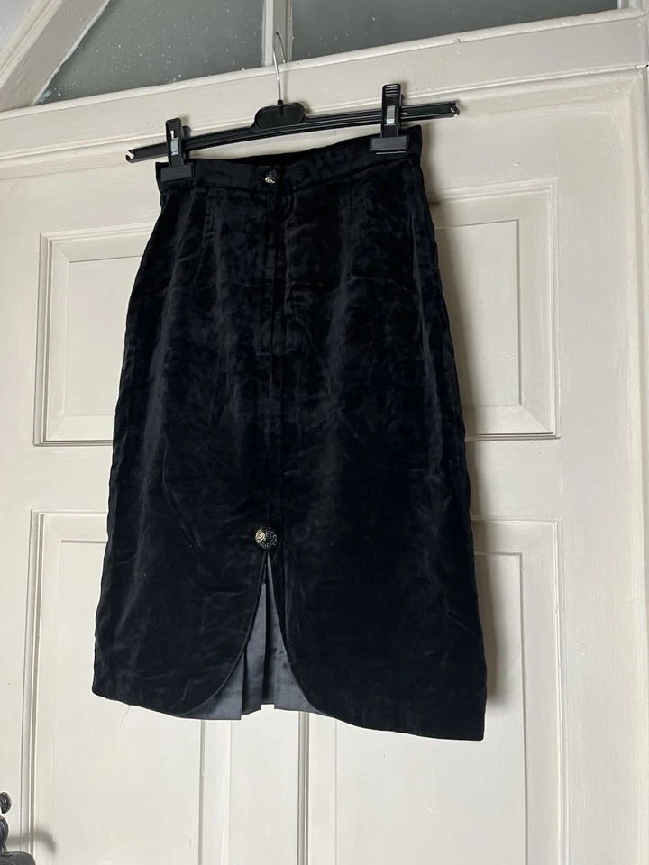 Vintage Black Velvet Skirt From Etam With Detailed Buttons - Image 4 of 4
