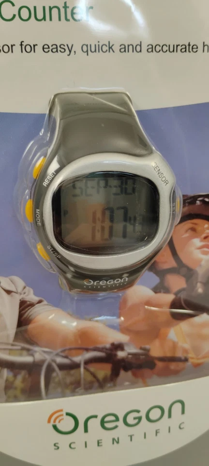 Heart Rate Monitor Watch with Calorie Counter Model IHM80004 - Image 2 of 4