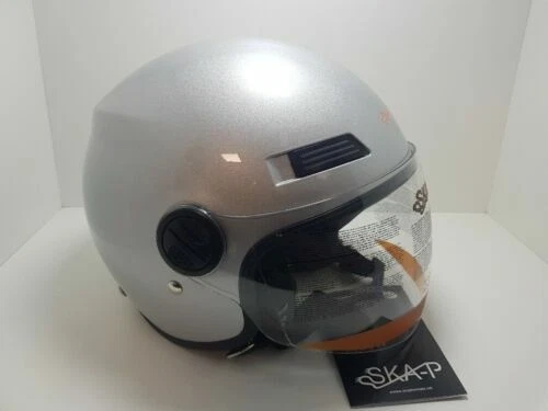 Abbigliamento, caschi e protezioni in argento per la guida di veicoli