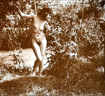 Plaque de verre positive, Nu stéréoscopique "Au bord de l'eau" c.1925 - Photo 1/2