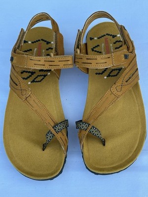 Merrell Gold Performance Footwear, Size 6