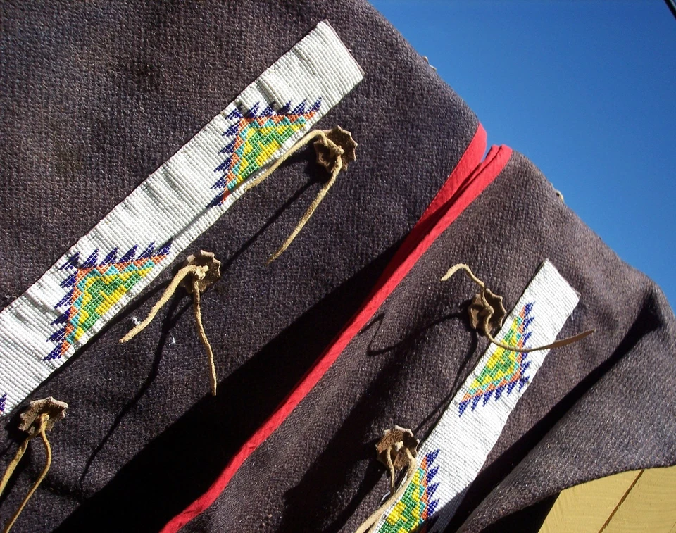 Leggings vintage con cuentas Assiniboine - ¡Hermosos e increíbles! Foto 4 de 4