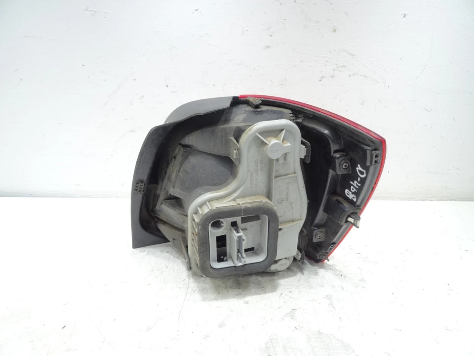 Luz trasera izquierda VOLKSWAGEN POLO MATCH MK5 2011 6R0945257H Foto 3 de 4