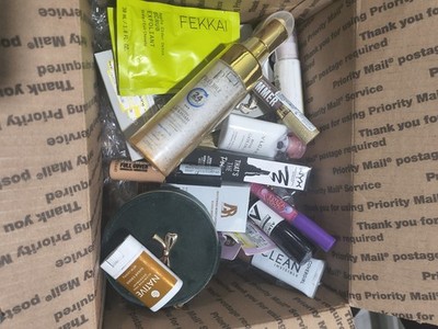 Beauty Bundle 20 Piece Lot Hair and Skincare Products Predire, Native, NYX, etc