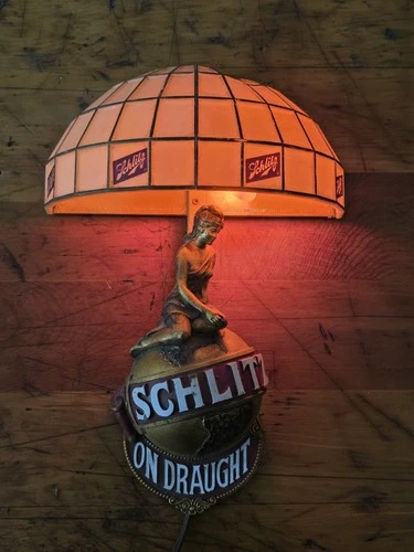 Vintage 1971 SCHLITZ ON DRAUGHT Beer Light LADY ON GLOBE Lighted Wall Sconce
