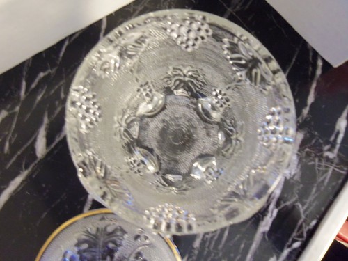 Vintage Jeanette Glass Clear Footed Candy Dish w/ Gold Trim Lid Harvest Grape - Picture 5 of 9