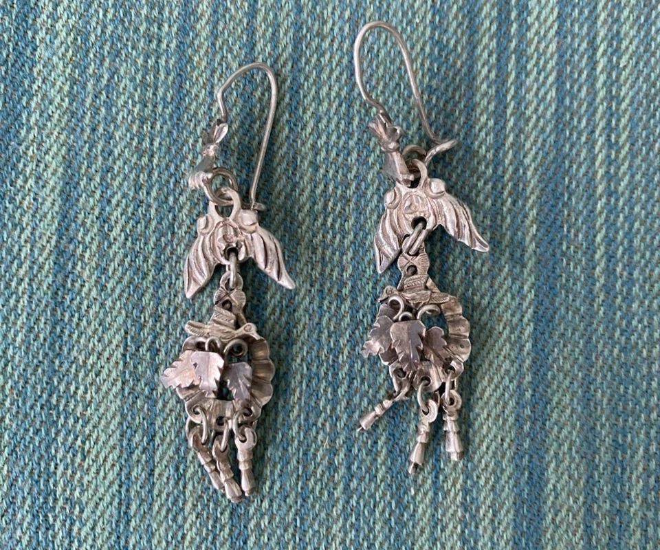 Pendientes colgantes estilo Frida de plata de ley 925 con pájaros del amor de México que llevan a mano Foto 3 de 4