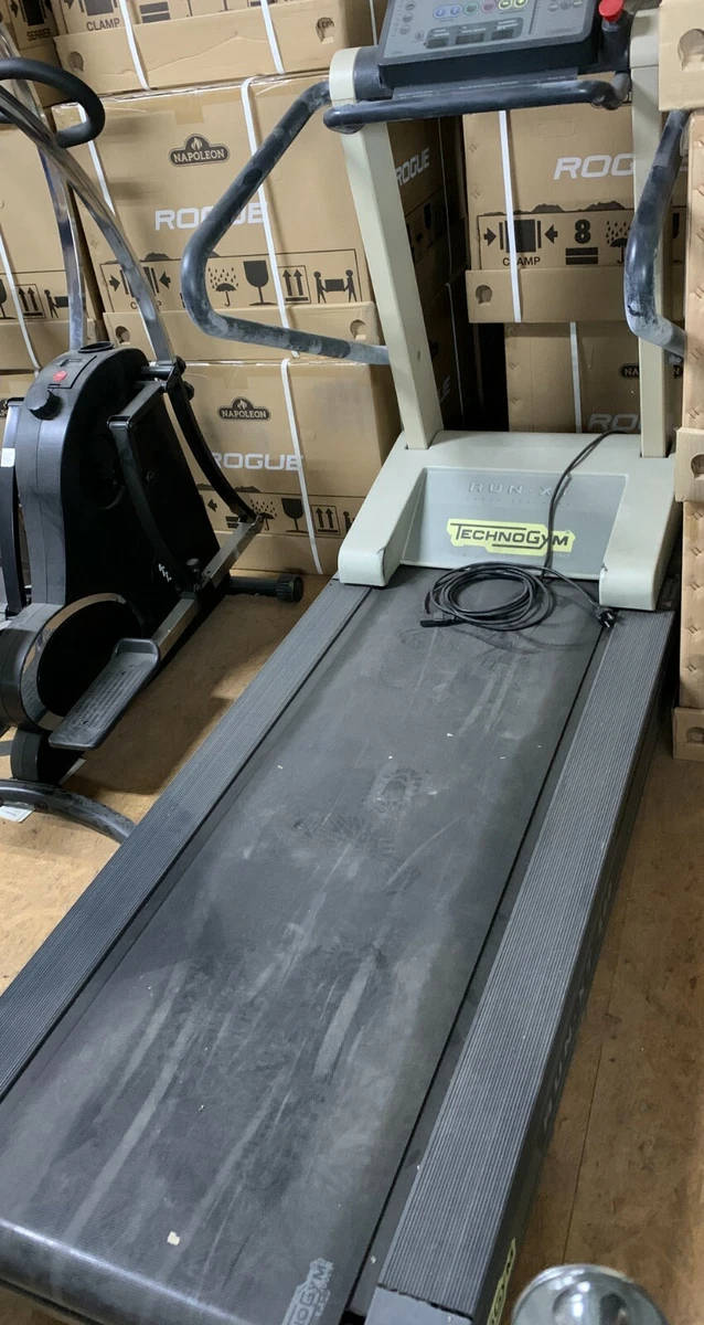 Laufband Technogym RUN XT gebraucht Profi-Fitnessgerät