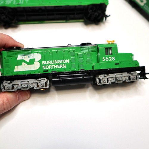 Lot of Tyco Burlington Northern 5628 Locomotive, Boxcar and Caboose - Picture 4 of 6