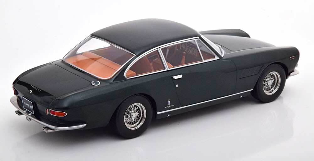 1/18 BBR フェラーリ 330 GT 2+2 1/18 BBR Ferrari 330 GT 2+2 S/N 7161 GT Enzo Ferrari's