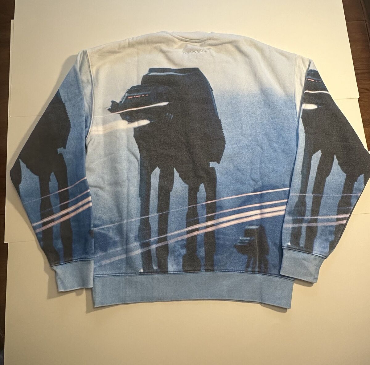 Kith x Star Wars HOTH Size XS Crewneck Sweatshirt SUMMIT Kith x Star Wars HOTH Size XS Crewneck Sweatshirt SUMMIT