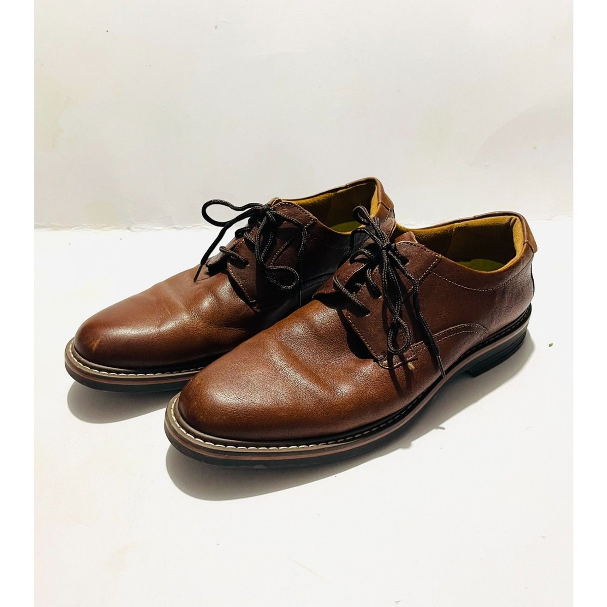Florsheim leather shoes lace up cognac brown comfy flex sole 