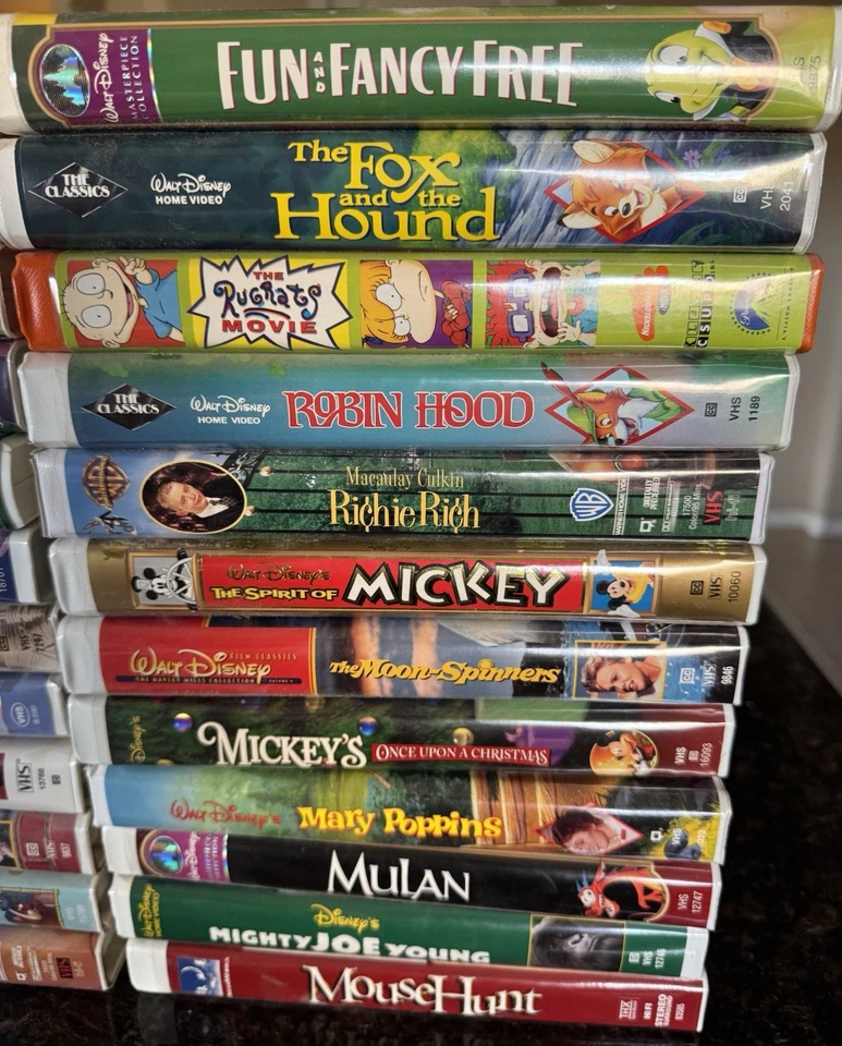 Disney VHS & Masterpiece Collection Lot of 34 - Mickey, Dumbo, Pooh, Cinderella Foto 4 de 4