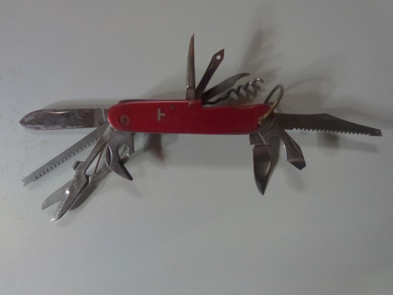 Red Swiss Army T Tinker Folding Knife 11 Tool