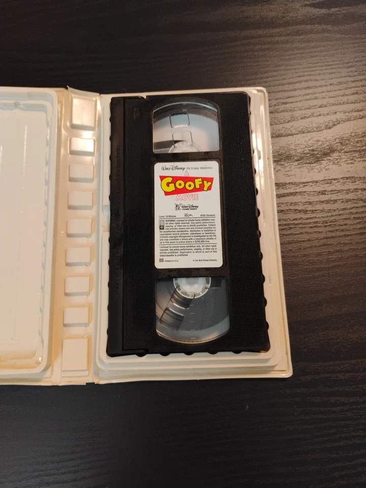 Walt Disney a Goofy Movie 1995 VHS Kids Video Tape Clamshell - Image 3 of 4