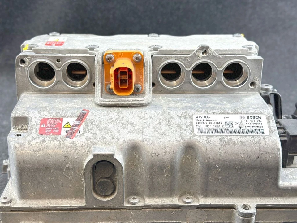 Volkswagen Golf VII 2015 voltage converter inverter 5QE907070D TSL3674 - Image 4 of 4