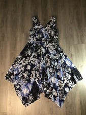Simply Vera Vera Wang Dress Womens L Blue Black Floral V-Neck Handkerchief Hem