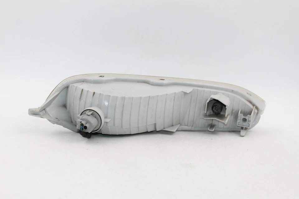 Left Driver Corner/Park Light Fog-driving Bumper Mounted 17-20 HONDA PILOT 39475 - Image 3 of 4