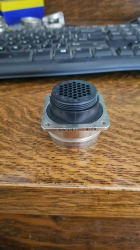 AMP 208471-1 Cmc Series 1 Is A Metal-Shell Circular Plastic Connector (Cpc ) - Picture 3 of 3