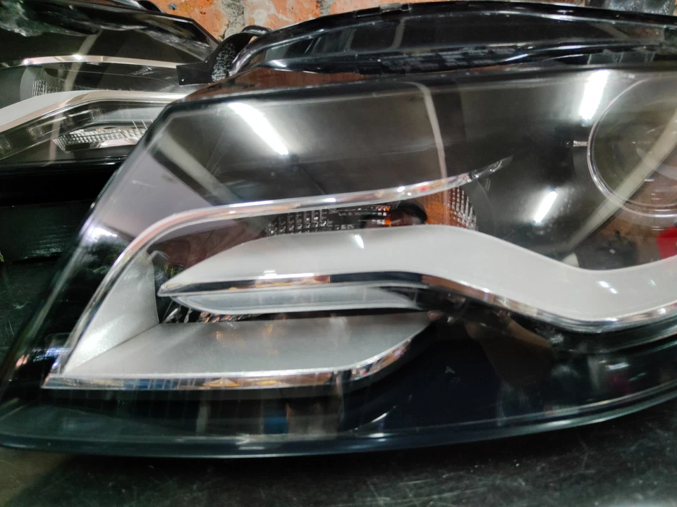 Genuine Audi A4 B8 S4 2007-2011 Front Xenon HID Headlight Head Lamp Lights 1Pair - Image 3 of 4