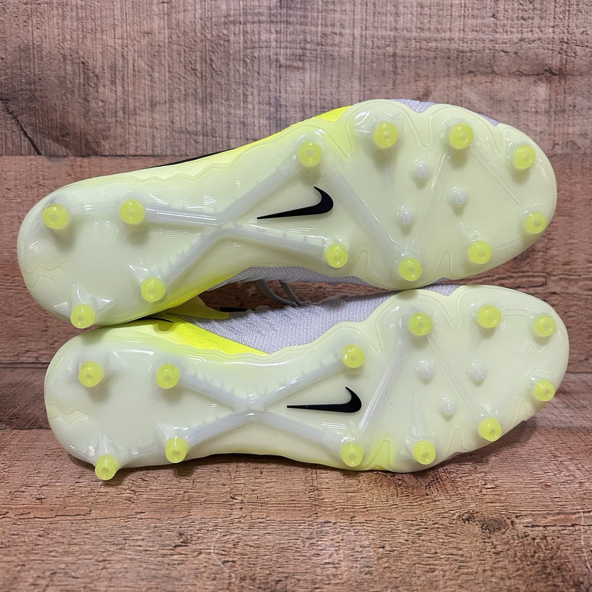 Nike Phantom Luna 2 Elite AG Soccer Cleats Men Sz 6 Mad Voltage Pack HF4361-003 Nike Phantom Luna 2 Elite AG Soccer Cleats Mens Sz 4.5  main image 4